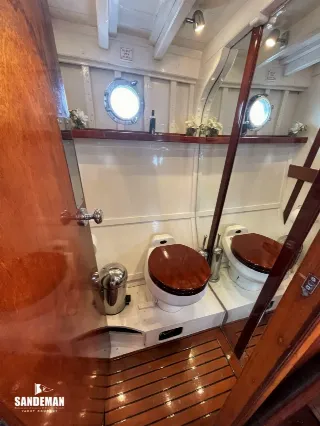 Foto 51 di 72: RAMPART 48 TWIN SCREW CLASSIC MOTOR YACHT 1962/2002