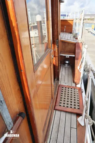 Foto 40 di 90: SAUNDERS-ROE 45 FT MEDINA/SARO CLASS TWIN SCREW MOTOR YACHT 1937/ 2011
