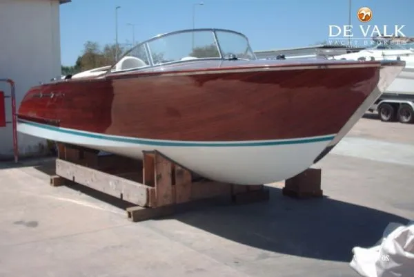 Riva  AQUARAMA LUNGO